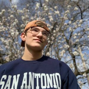 Meet your Posher, Casey